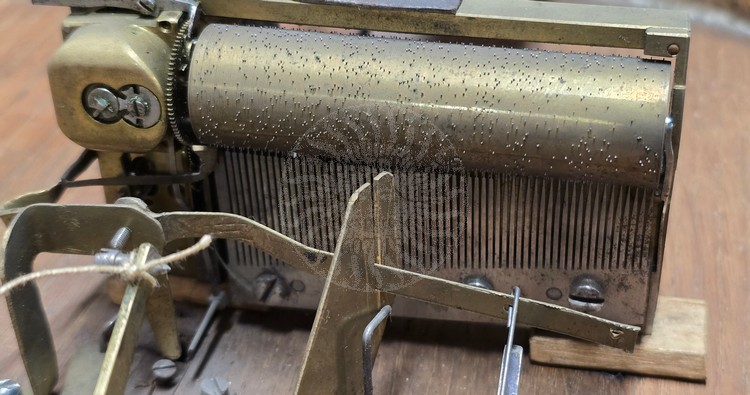 pendule musique papillons automates musique